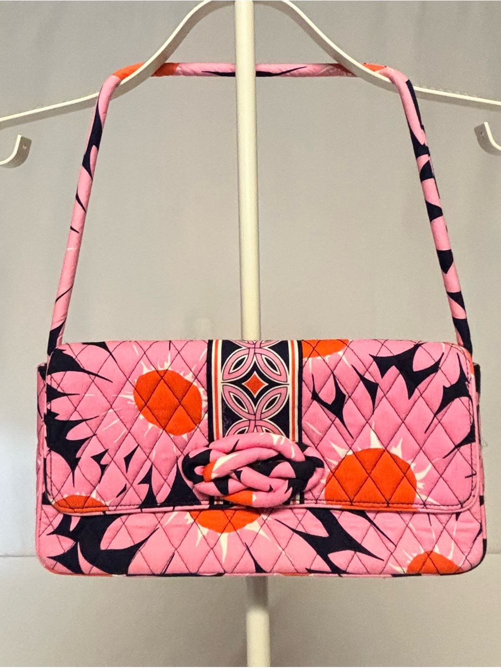 New Vera Bradley Loves Me Knot Just A Clutch Pink Daisy Quilted Shoulder Bag